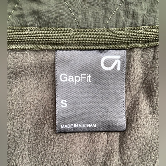 NWT Gap Fit Embroidered Vest, Plush Lining, Mistletoe Green, Small - Picture 4 of 7